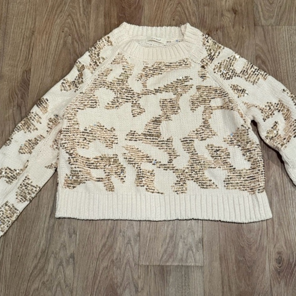 Cream and gold sweater
Women’s S/M